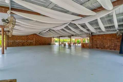 196 SW Nn Sw 168, Homestead, FL 33187
