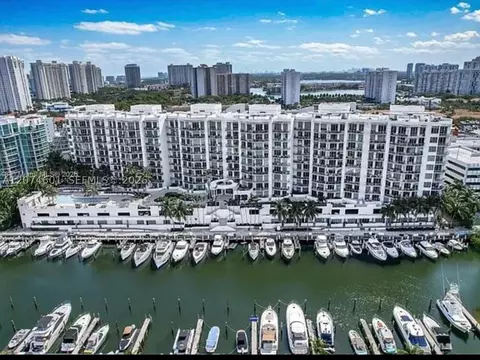 3029 NE 188th St, Aventura, FL 33180