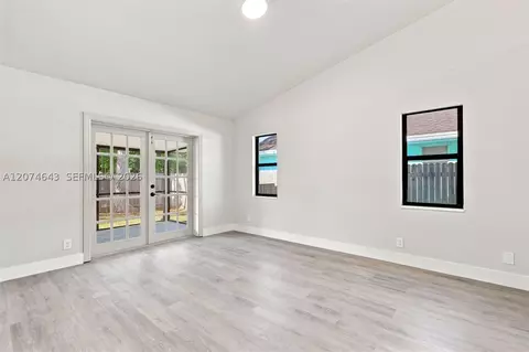 Living - 6146 Linton St, Jupiter, FL 33458 photo 3 of 4