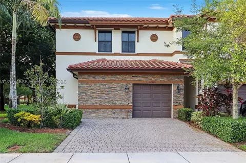 12365 S Village Cir, Davie, FL 33325