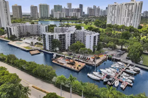 3401 N Country Club Dr #EI403, Aventura, FL 33180