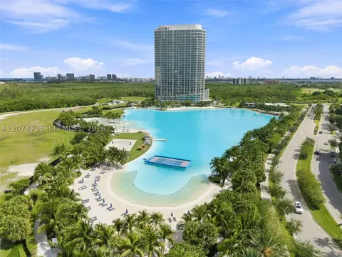 2411 Laguna Cir #1704, North Miami, FL 33181