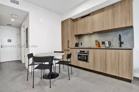 121 NE 5th St #2411, Miami, FL 33132