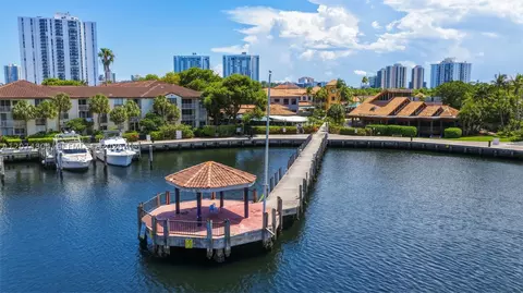 3601 NE 207th St W20, Aventura, FL 33180