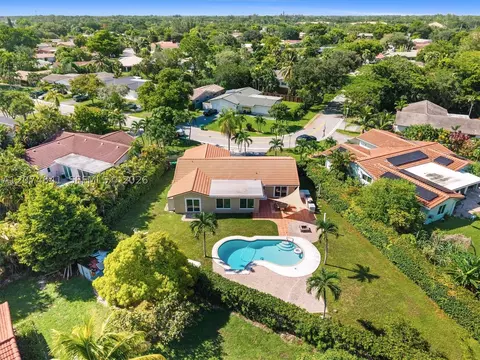 7500 NW 42nd St, Coral Springs, FL 33065