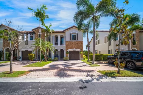 10334 NW 30th Ter, Doral, FL 33172
