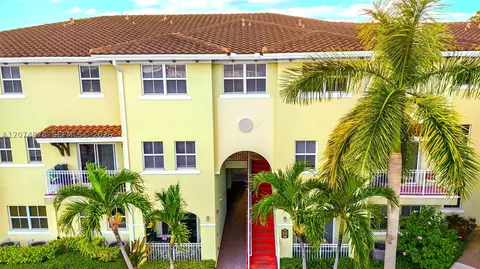 260 NW 109th Ave #204, Miami, FL 33172