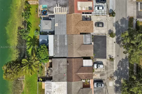View/Area - 903 W 77th St, Hialeah, FL 33014 photo 2 of 8