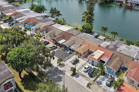 View/Area - 903 W 77th St, Hialeah, FL 33014 photo 4 of 8