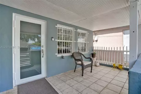 Exterior - 903 W 77th St, Hialeah, FL 33014 photo 1 of 3