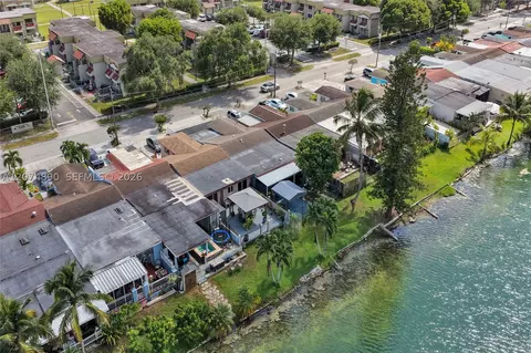 View/Area - 903 W 77th St, Hialeah, FL 33014 photo 5 of 8