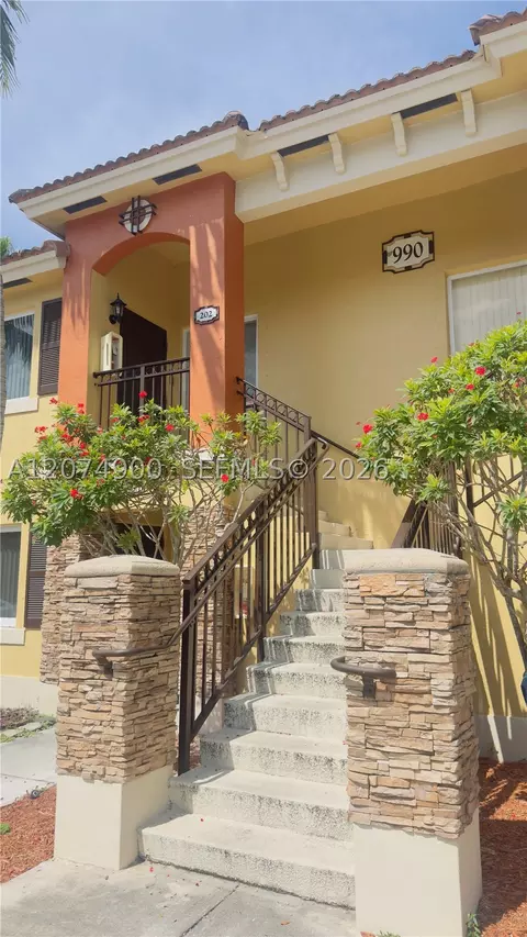 990 NE 33rd Ter #202, Homestead, FL 33033