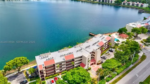 114 Lake Emerald Dr #409, Oakland Park, FL 33309