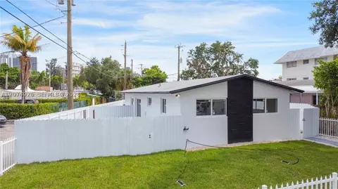 2388-2390 NE 173rd St, North Miami Beach, FL 33160