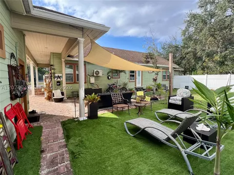 Exterior - 400 NE 3rd St, Pompano Beach, FL 33060 photo 4 of 5