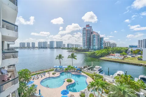 3530 Mystic Pointe Dr #808, Aventura, FL 33180