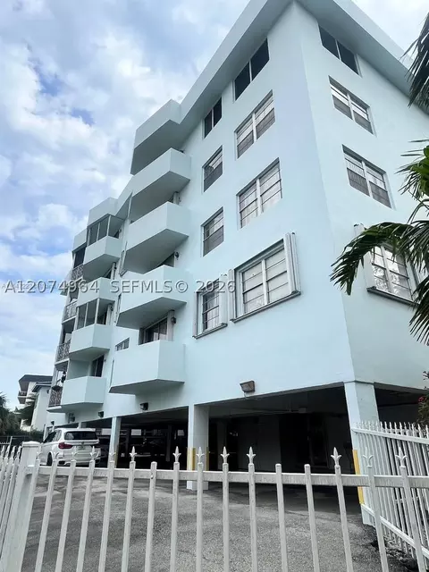 1990 Marseille Dr #206, Miami Beach, FL 33141