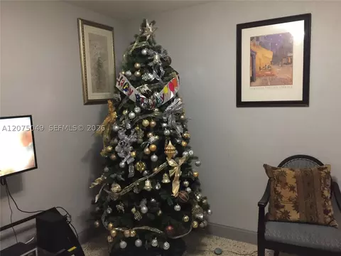 1800 NW 19 St #11, Miami, FL 33125