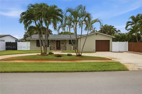 6620 SW 6th St, Pembroke Pines, FL 33023