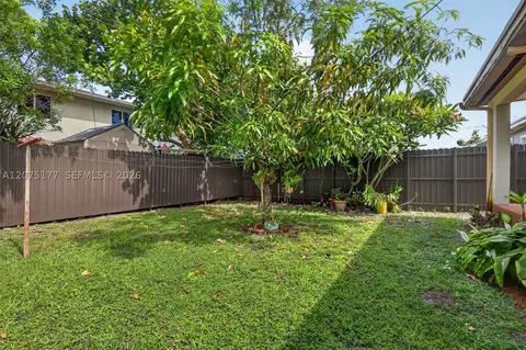 Exterior - 4585 E 9th Ln, Hialeah, FL 33013 photo 2 of 7