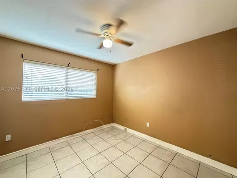 Bedroom - 4585 E 9th Ln, Hialeah, FL 33013 photo 1 of 6