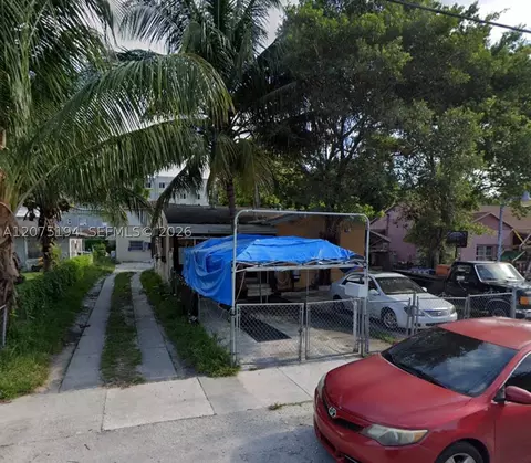 2283 NW 35th St, Miami, FL 33142