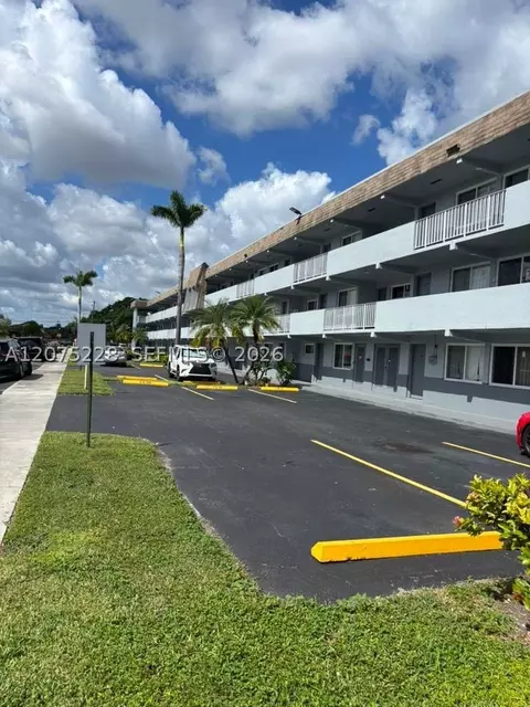 11195 SW 1st St #216, Sweetwater, FL 33174