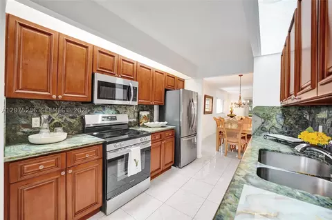 800 SW 137th Ave #101G, Pembroke Pines, FL 33027