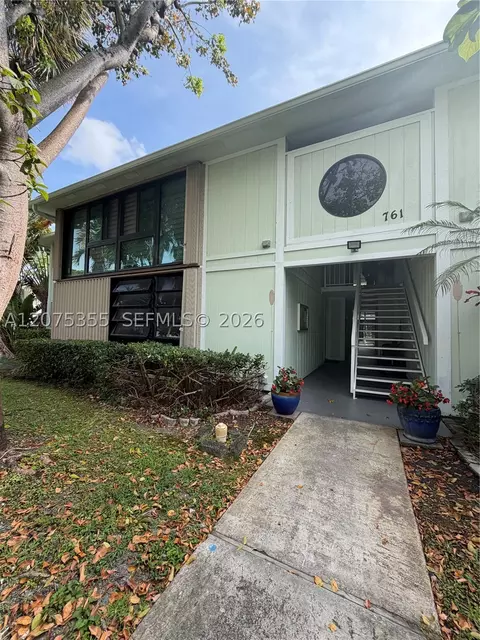 761 NE 199th St #202, Miami, FL 33179