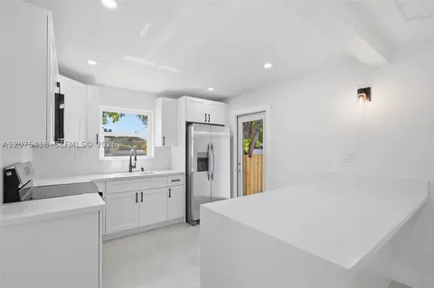 Kitchen - 275 W 13 St, Hialeah, FL 33010 photo 2 of 5