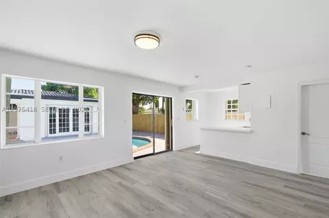 Living - 275 W 13 St, Hialeah, FL 33010 photo 11 of 12
