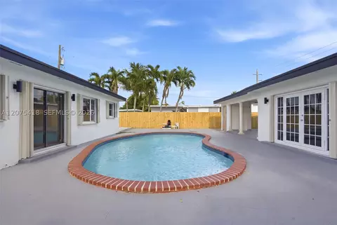 Exterior - 275 W 13 St, Hialeah, FL 33010 photo 1 of 4