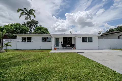6944 SW 10th Ct, Pembroke Pines, FL 33023