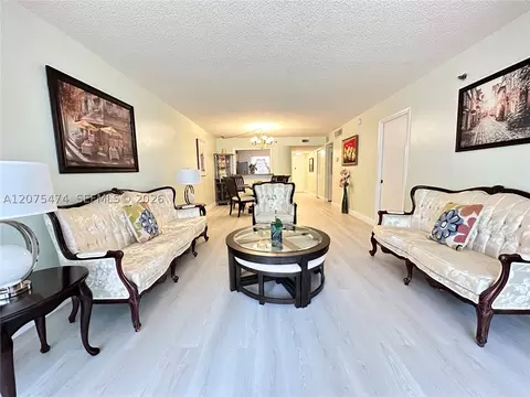 3910 Inverrary Blvd #202-B, Lauderhill, FL 33319