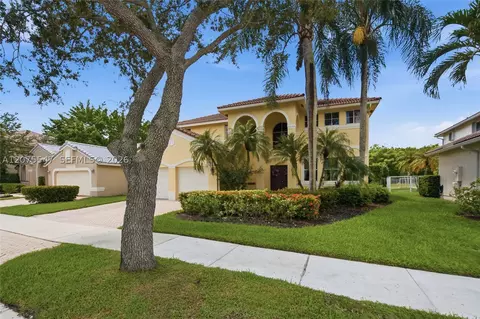 861 Crestview Cir, Weston, FL 33327