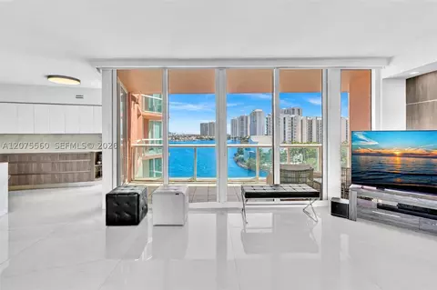 3370 Hidden Bay Dr #815, Aventura, FL 33180