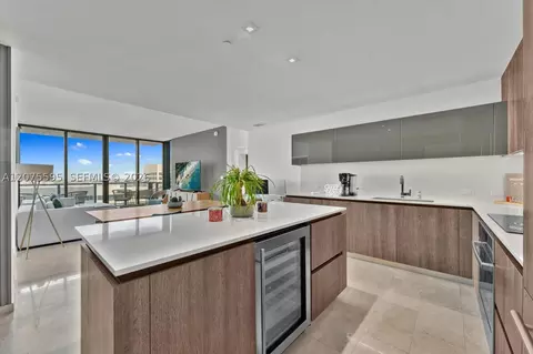 Kitchen - 88 SW 7th St #2204, Miami, FL 33130 photo 1 of 3