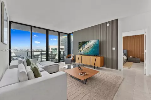 Living - 88 SW 7th St #2204, Miami, FL 33130 photo 1 of 1