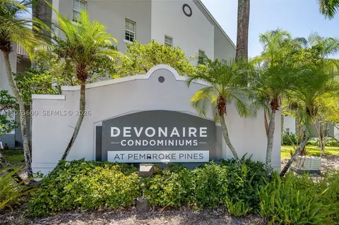 11145 SW 6th St #302, Pembroke Pines, FL 33025