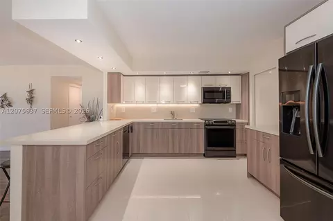 600 Three Islands Blvd #521, Hallandale Beach, FL 33009
