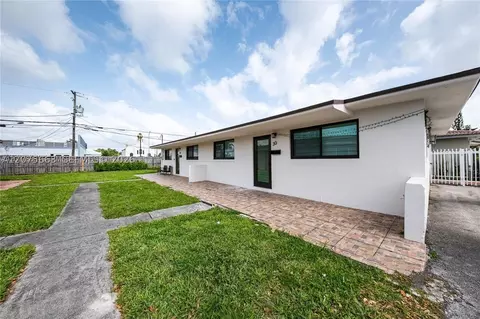 30 NW 56th Ct, Miami, FL 33126