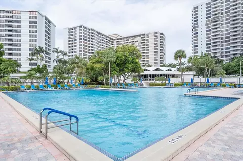 600 Three Islands Blvd #305, Hallandale Beach, FL 33009