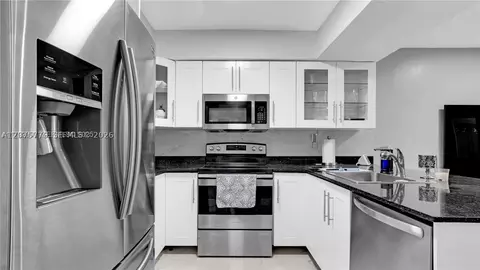 Kitchen - 7025 W 3rd Ct, Hialeah, FL 33014 photo 2 of 3