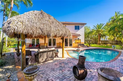 12071 SW 1st St, Miami, FL 33184