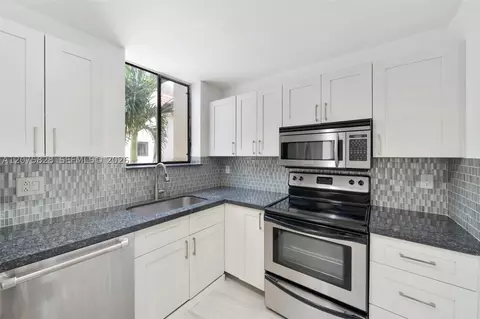 1401 NE 9th St #26, Fort Lauderdale, FL 33304