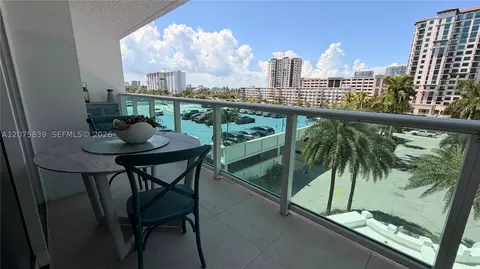 100 Bayview Dr #431, Sunny Isles Beach, FL 33160