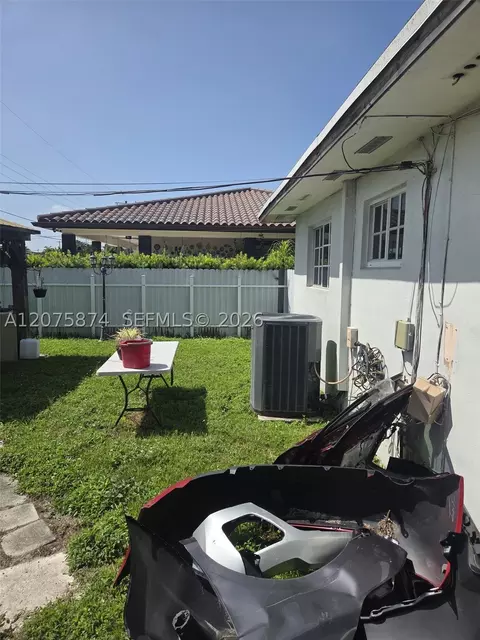 Exterior - 4601 W 9th Ave, Hialeah, FL 33012 photo 1 of 4