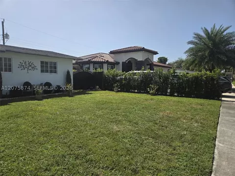 Exterior - 4601 W 9th Ave, Hialeah, FL 33012 photo 3 of 4