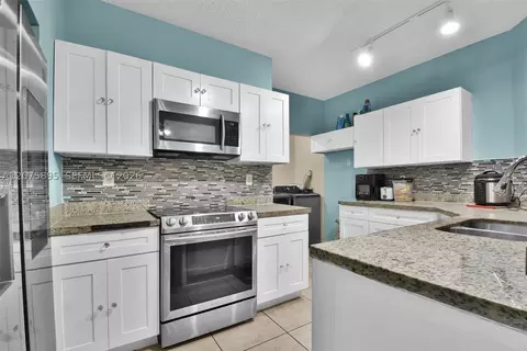 1419 Avon Ln #216, North Lauderdale, FL 33068