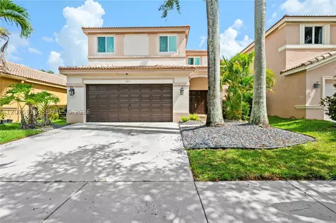 445 Conservation Dr, Weston, FL 33327